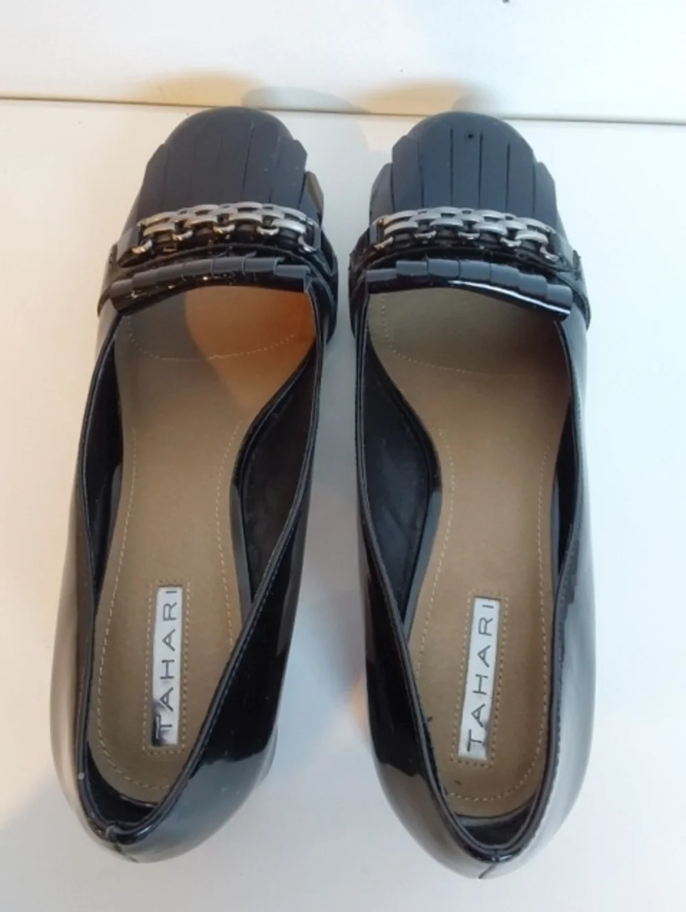 Tahari sleek patent